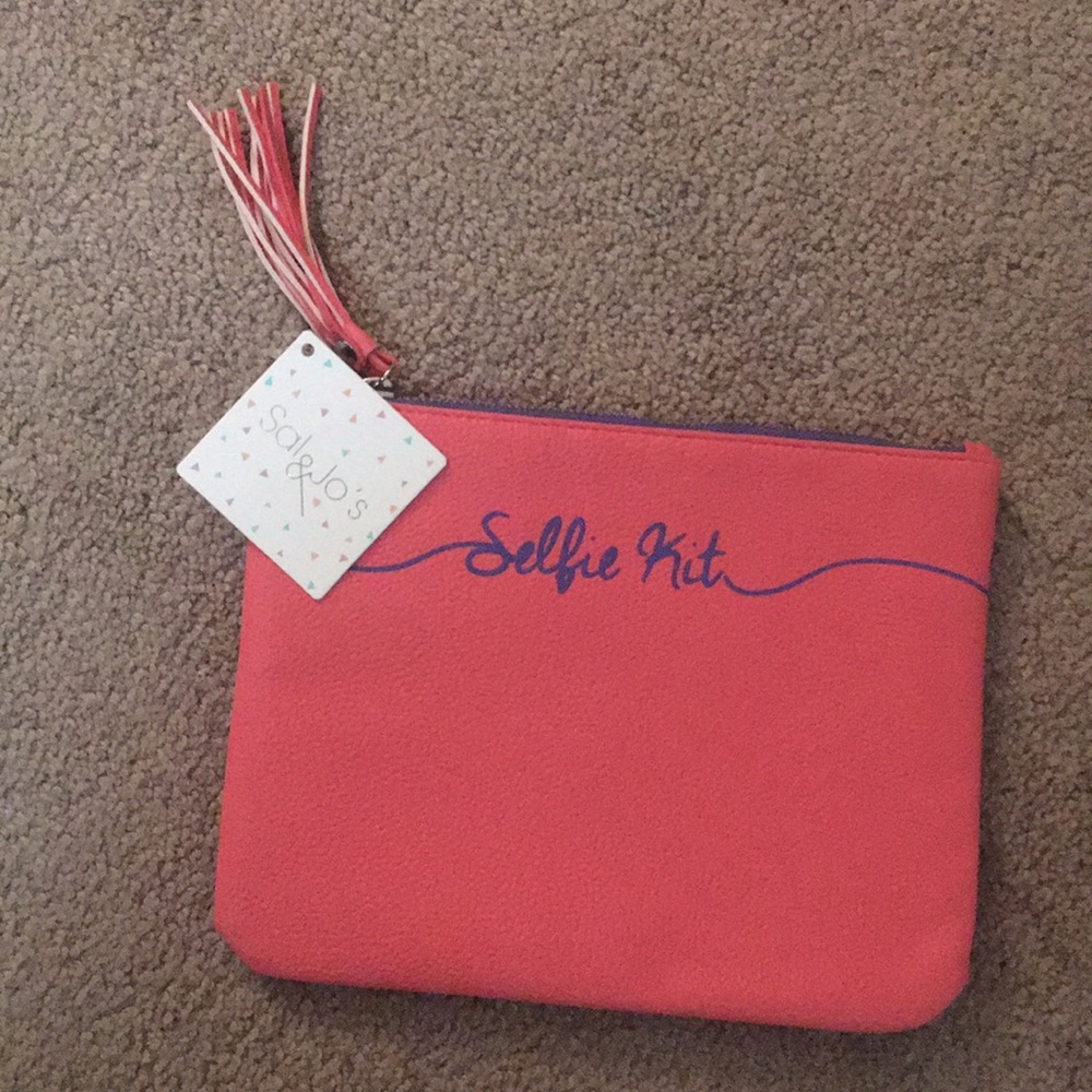 Pink Selfie kit clutch with tassel zip & keychain